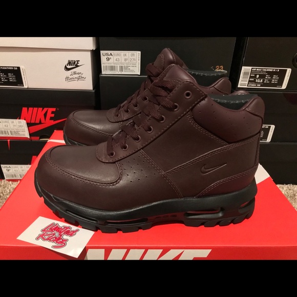 nike goadome boots size 7